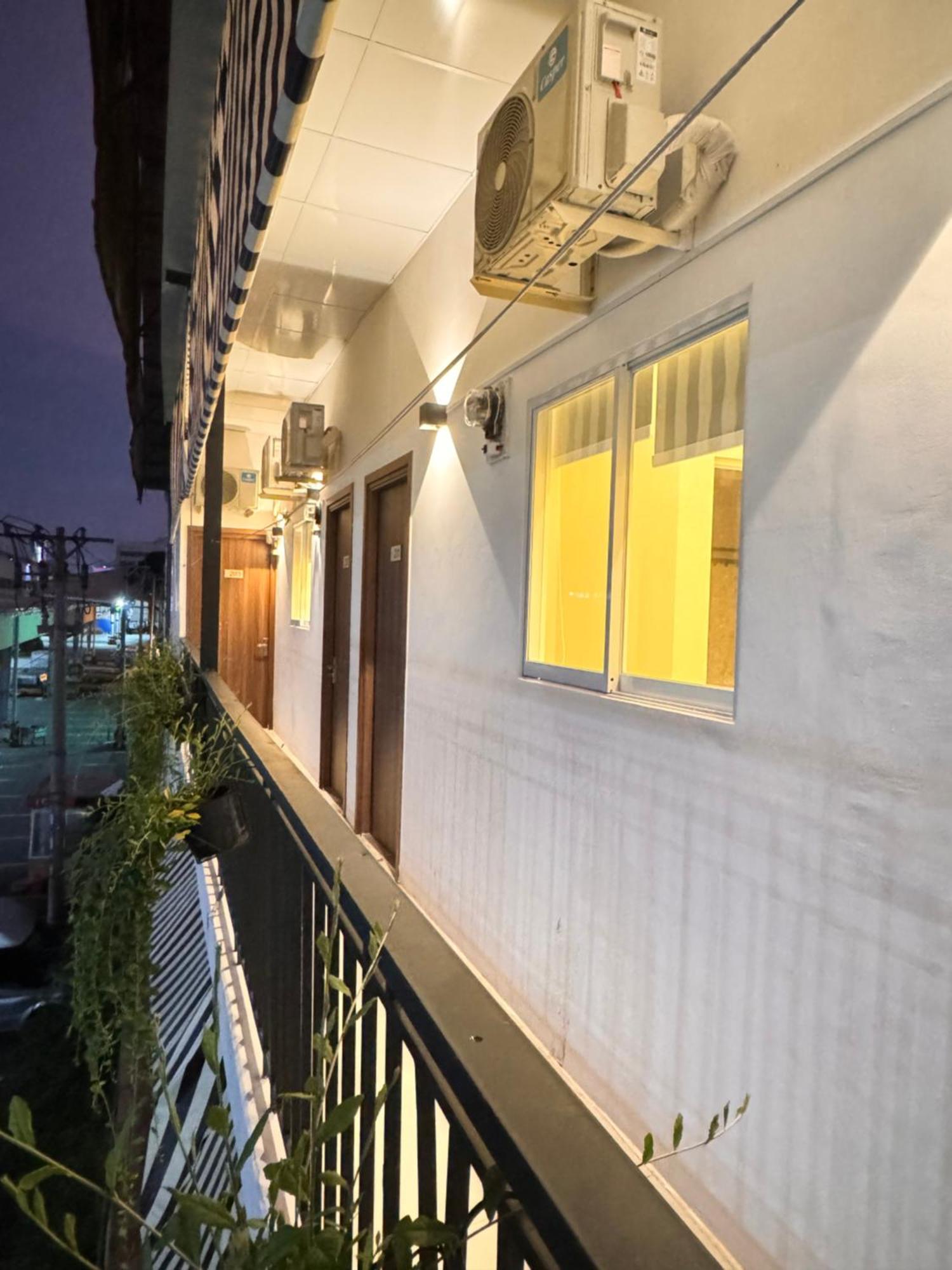 Cozy Home Airport - Self Check-In 247 Ho Chi Minh City Exterior photo